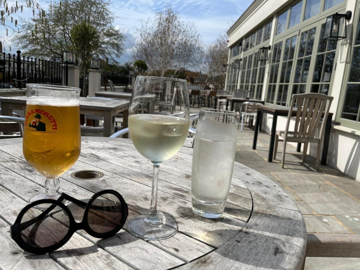 Whitstable The Jolly Villa ภายนอก รูปภาพ